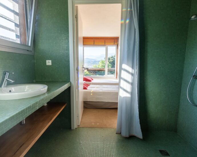 Pinarello, Villa 5 chambres, piscine, vue mer et montagnes