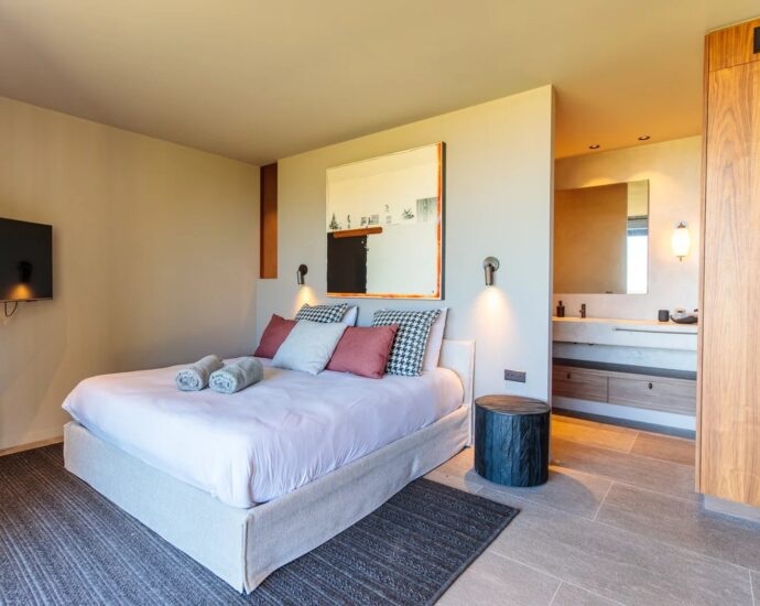 Caramontino, 6 chambres, piscine, pied dans l’eau