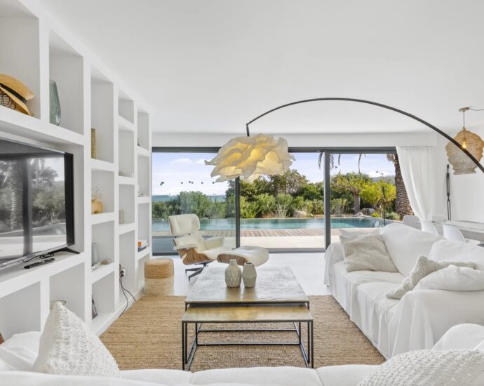 Saint-Cyprien, villa 5 chambres, piscine, pied dans l’eau