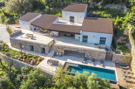 L’Île Rousse, Occiglioni, architect-designed villa, 6 bedrooms, pool, panoramic sea view.