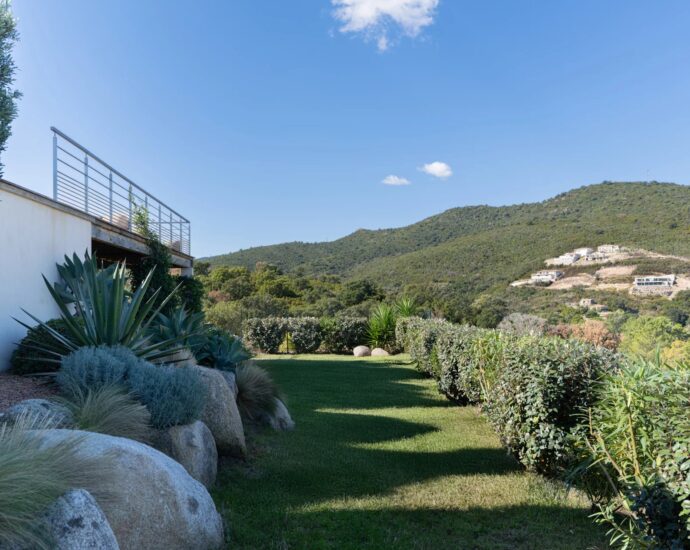 Favone, Villa vue mer panoramique, 3 chambres, piscine chauffée, proche plage