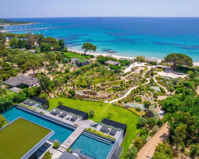 Caramontino, 6 chambres, piscine, pied dans l’eau