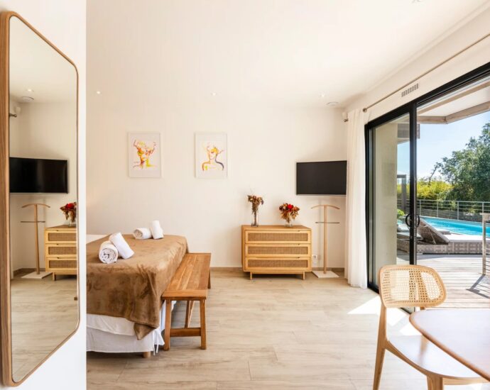 Porto Vecchio, Cala Rossa, Villa A Maredda, 5 bedrooms, swimming pool and nearby the beach, RL177