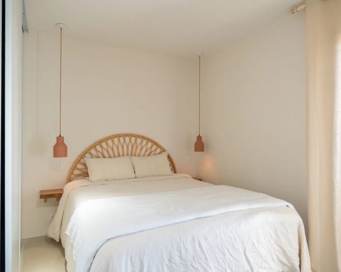 Cargèse, 2-Bedroom Apartment, Town Center, Walking Distance to the Beach, Sea View