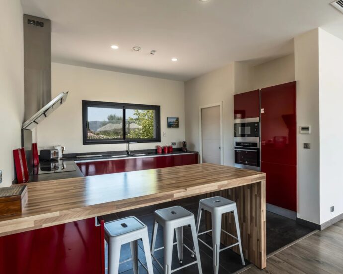 Villa d’architecte, 5 chambres, vue mer panoramique, piscine, plages à pied