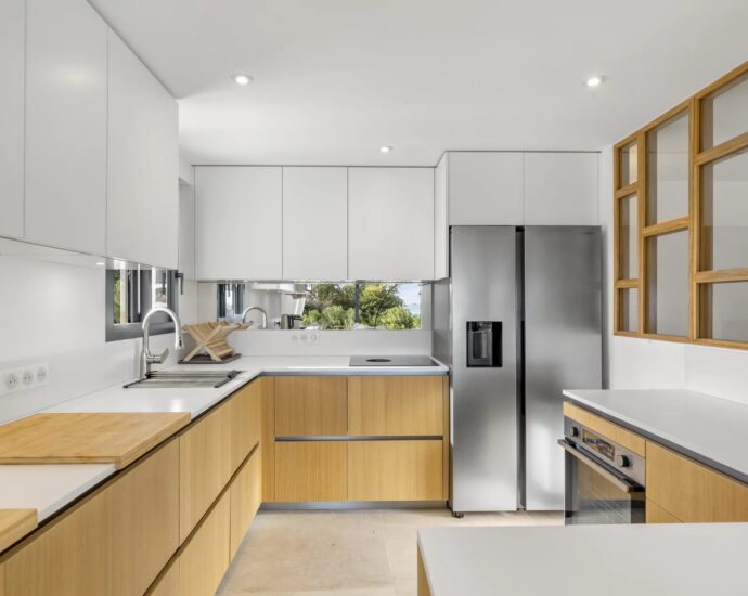 Saint-Cyprien, villa 5 chambres, piscine, pied dans l’eau