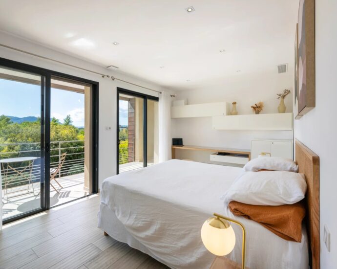 Porto Vecchio, Cala Rossa, Villa A Maredda, 5 bedrooms, swimming pool and nearby the beach, RL177