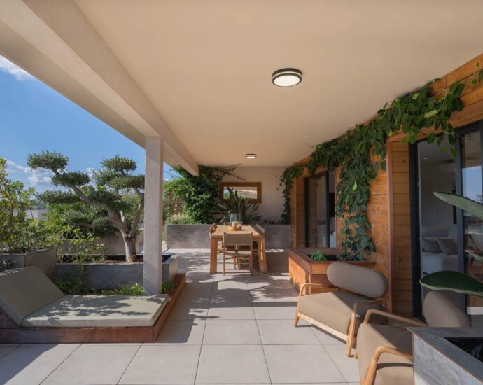 Lecci, appartement 3 chambres, terrasse, vue montagnes, proche plages Saint-Cyprien et Cala Rossa