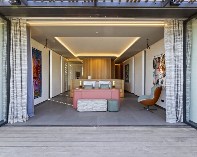 Arinella, 7 bedroom villa, waterfront, RL313 Benguerra