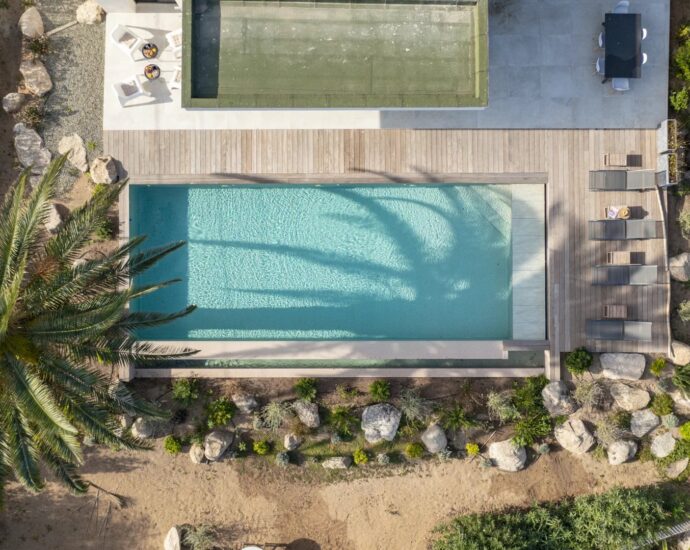 Saint-Cyprien, villa 5 chambres, piscine, pied dans l’eau