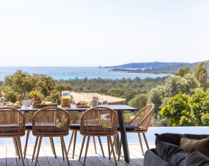 Porto-vecchio, villa 4 chambres, 1 dortoir enfants, piscine, vue mer, Villa Saviu
