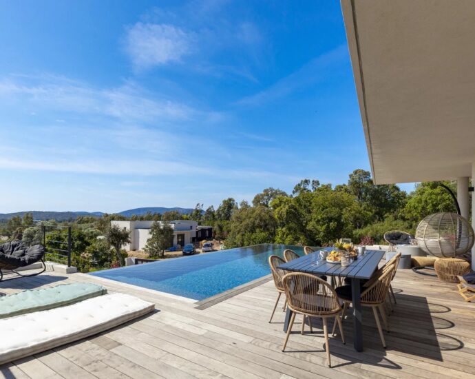Porto-vecchio, villa 4 chambres, 1 dortoir enfants, piscine, vue mer, Villa Saviu