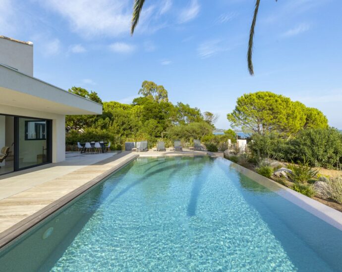 Saint-Cyprien, villa 5 chambres, piscine, pied dans l’eau