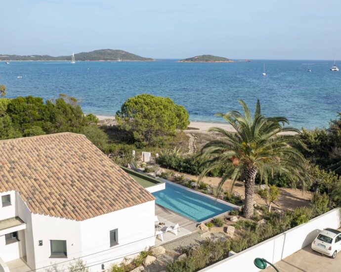 Saint-Cyprien, villa 5 chambres, piscine, pied dans l’eau