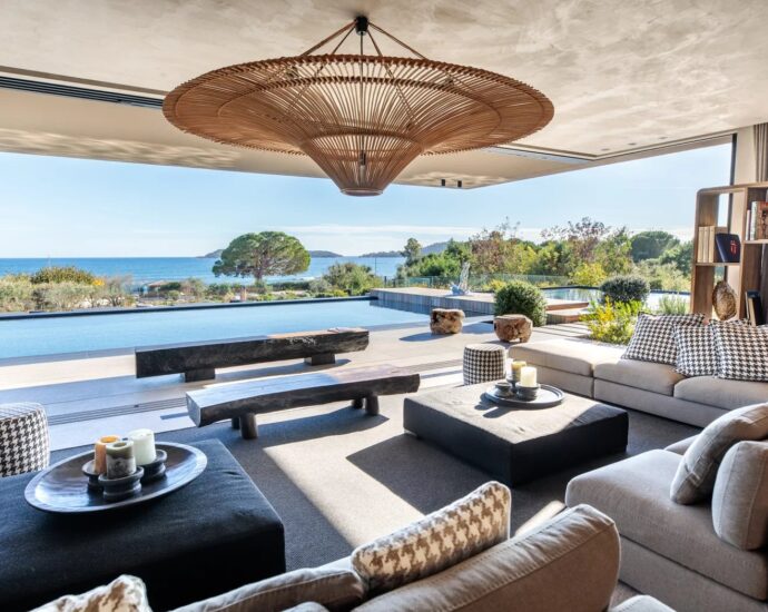 Caramontino, 6 chambres, piscine, pied dans l’eau