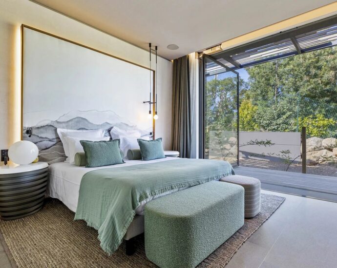 Arinella, 7 bedroom villa, waterfront, RL313 Benguerra