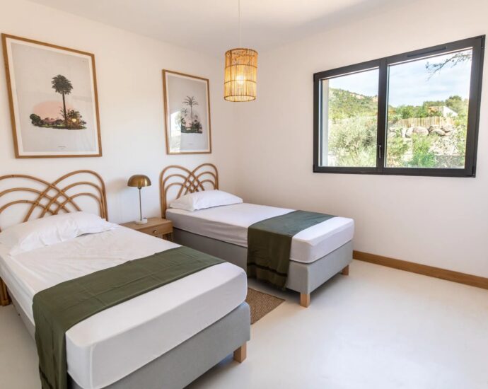 Lecci, near Saint Cyprien, Stone Bergerie-Style Villa, 4 Bedrooms, Pool, Close to the Beach