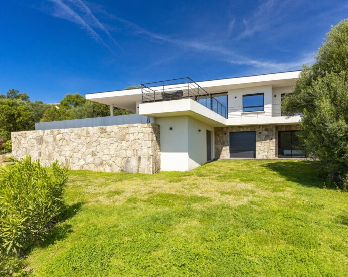 Porto-vecchio, villa 4 chambres, 1 dortoir enfants, piscine, vue mer, Villa Saviu