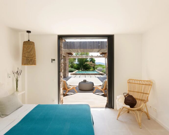 Plage de Cala Rossa, Villa 6 chambres, pied dans l’eau, piscine, Alzu di Cala Rossa