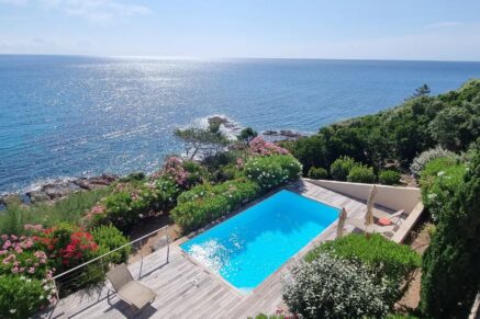 Pinarello, villa, 4 chambres, piscine, pied dans l’eau, vue mer