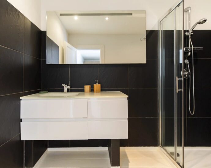 Sainte-Lucie de Porto-Vecchio, 8-Bedroom Villa, Pool, Sea View, Close to the Beach