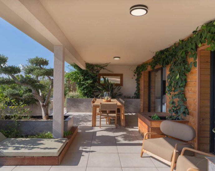 Lecci, appartement 3 chambres, terrasse, vue montagnes, proche plages Saint-Cyprien et Cala Rossa