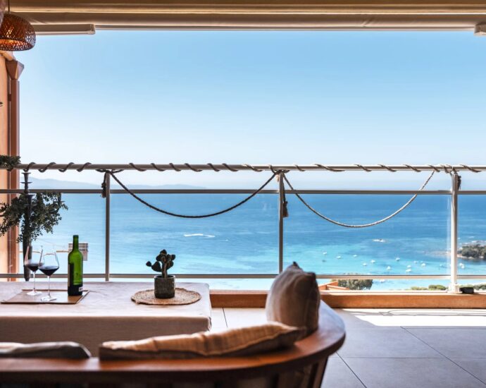 Ajaccio, Route des Sanguinaires, Duplex, 4 chambres, vue panoramique mer, plage à pied