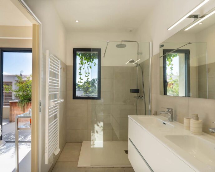 Lecci, appartement 3 chambres, terrasse, vue montagnes, proche plages Saint-Cyprien et Cala Rossa