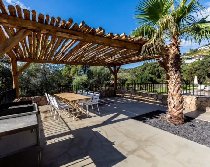 Exclusivité, Lecci, proche Saint-Cyprien, Villa en pierre type bergerie, 4 chambres, piscine, proche plage