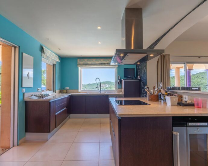 Favone, villa vue mer, 4 chambres, piscine, proche plage