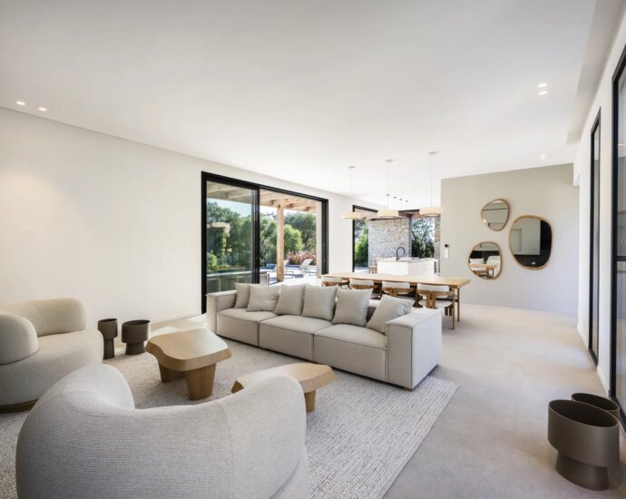 Arasu, Villa d’architecte, 4 chambres, piscine, vue dégagée sur la nature, plage à pied