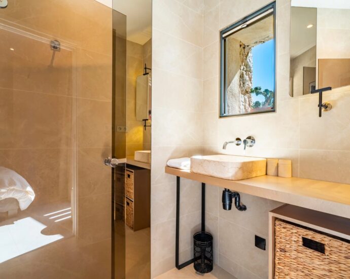 Santa-Reparata Di Balagna, 4 rooms, swimming pool, panoramic view of lake and mountains