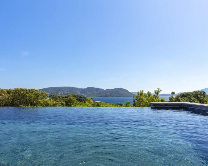 Domaine de Cala Rossa, 5 bedroom villa, pool and sea view, Villa Serra