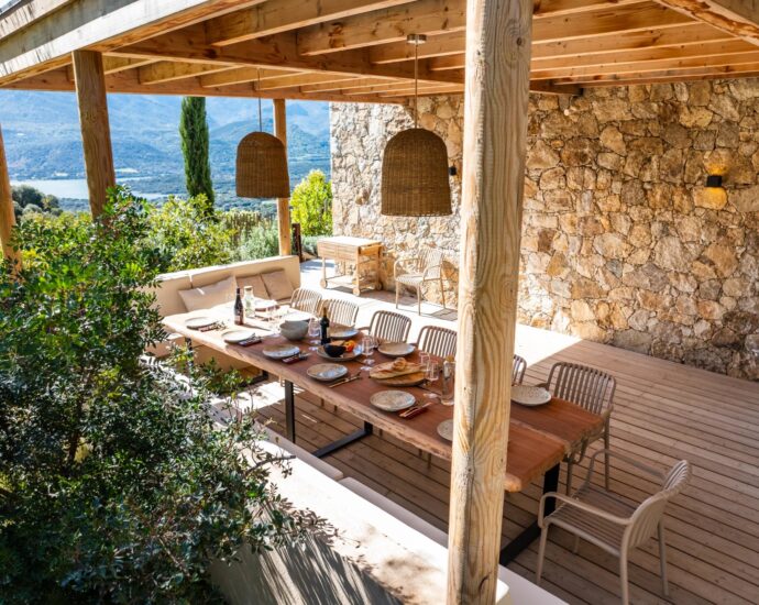 Santa-Reparata Di Balagna, 4 rooms, swimming pool, panoramic view of lake and mountains