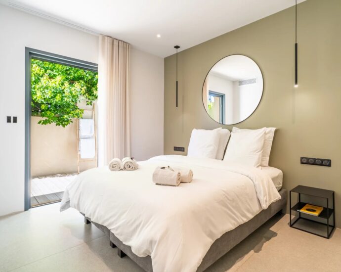 Santa-Reparata Di Balagna, 4 rooms, swimming pool, panoramic view of lake and mountains