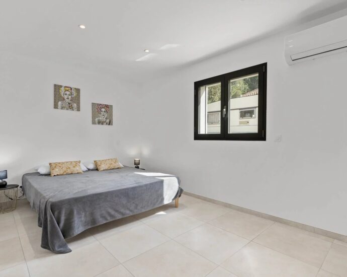 Exclusivité , Sainte-Lucie de Porto-Vecchio, Villa 4 chambres, piscine, vue montagnes, proche piscines naturelles et plages