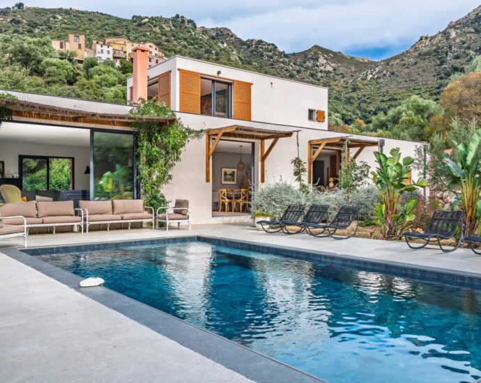 Région de Calvi, Zilia, villa 5 chambres, piscine chauffée, vue montagnes