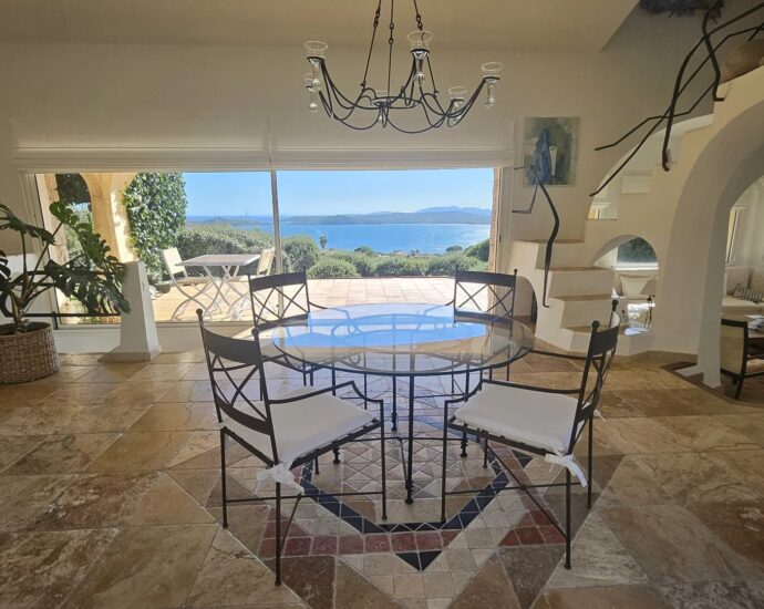 Sainte-Lucie de Porto-vecchio, Cavallone, architect-designed villa, 4 bedrooms, pool, sauna, panoramic sea view, close to the beach