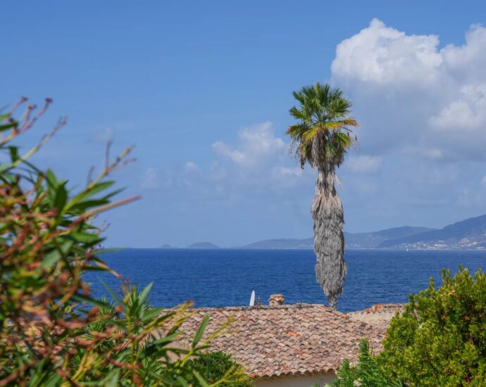 South Shore Ajaccio, Porticcio, Bastide-Style Villa, 6 bedrooms, Panoramic sea view, Walking distance to beaches