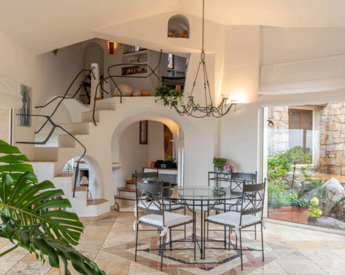 Sainte-Lucie de Porto-vecchio, Cavallone, architect-designed villa, 4 bedrooms, pool, sauna, panoramic sea view, close to the beach