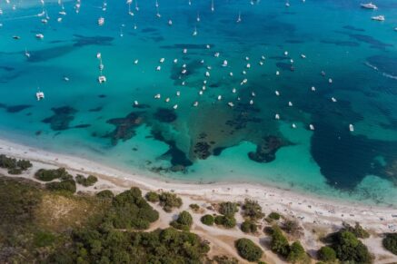 South Corsica – Plot of approximately 22,162.87 square feet with building permit – walking distance to the beach