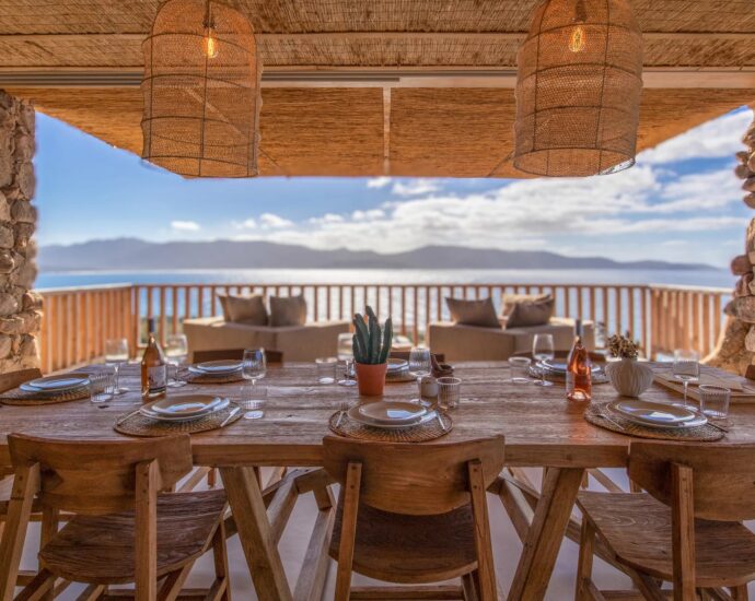 Olmeto, Villa contemporaine, vue mer et montagnes, 6 chambres,  piscine, proche plage