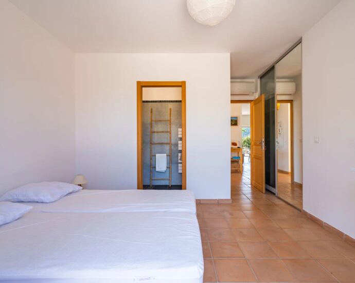 Sant’Antonino, villa type bergerie, 3 chambres, piscine, vue mer