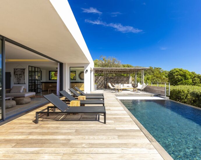 Domaine de Cala Rossa, 5 bedroom villa, pool and sea view, Villa Serra