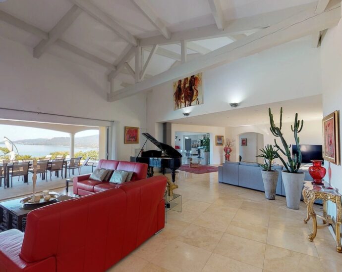 Propriano, villa 5 bedrooms, pool and sea view