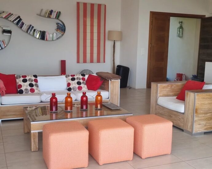 Pinarello, villa, 4 chambres, piscine, pied dans l’eau, vue mer