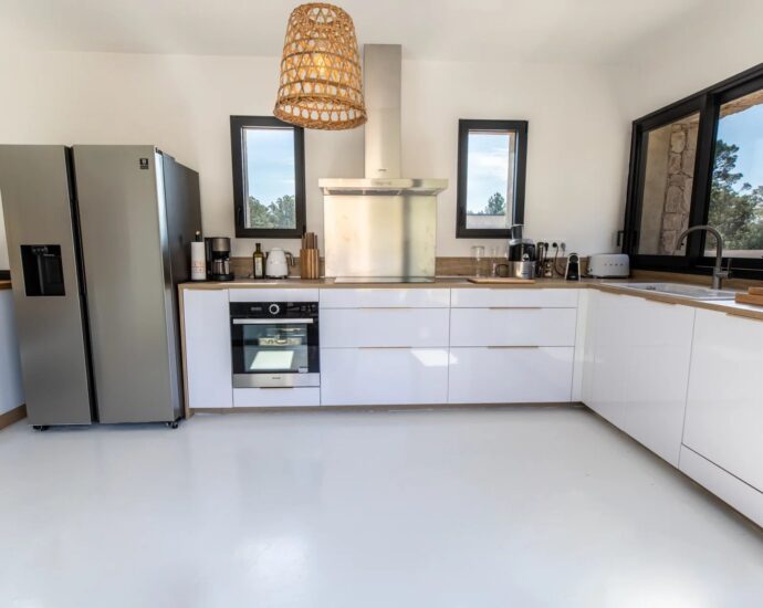 Exclusivité, Lecci, proche Saint-Cyprien, Villa en pierre type bergerie, 4 chambres, piscine, proche plage