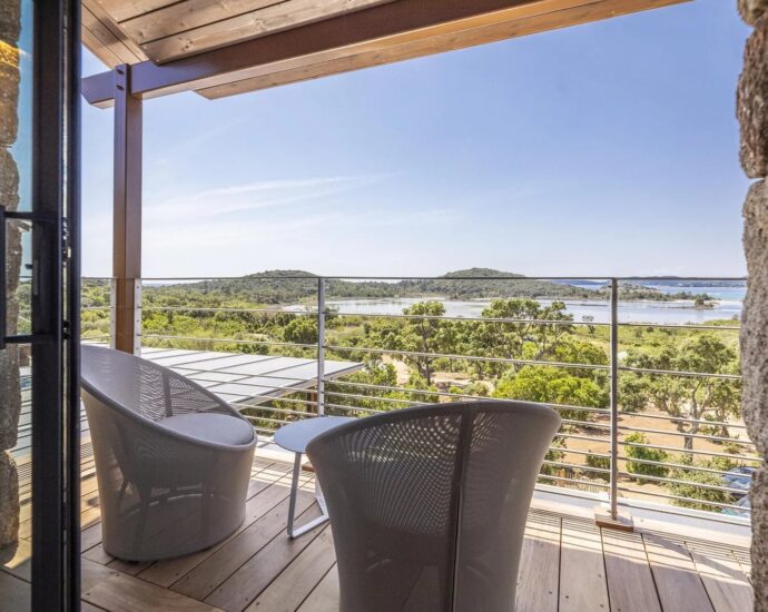 Villa 9 chambres, Arasu, Saint-Cyprien, piscine, vue mer, plage à pied, RL363 Villa Terra di Corsica