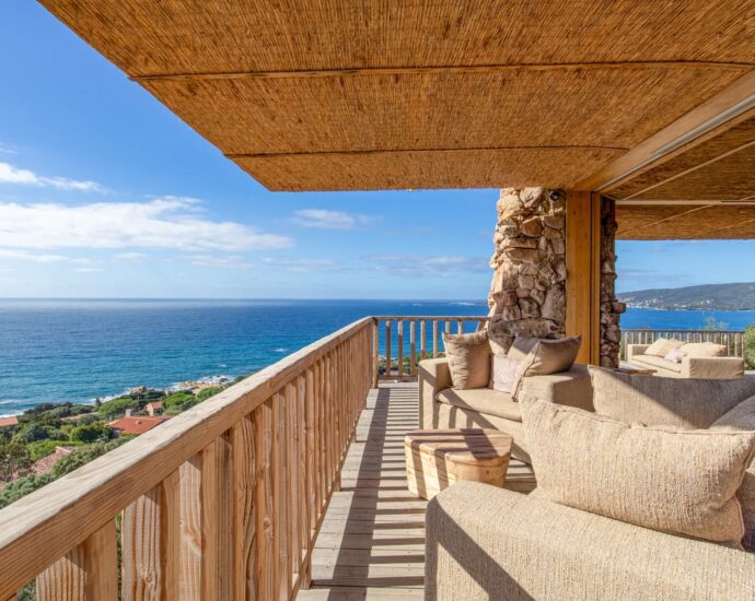 Olmeto, Villa contemporaine, vue mer et montagnes, 6 chambres,  piscine, proche plage