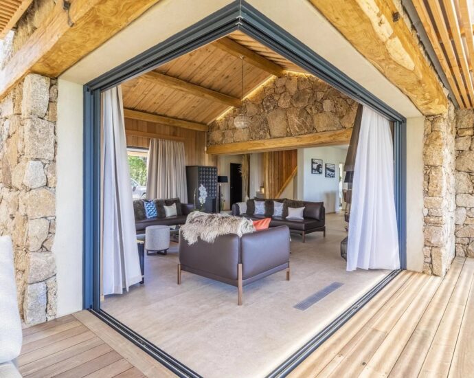 Villa 9 chambres, Arasu, Saint-Cyprien, piscine, vue mer, plage à pied, RL363 Villa Terra di Corsica